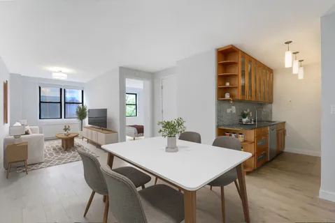 $650,000 | 201 East 21st Street, Unit 7G | Gramercy