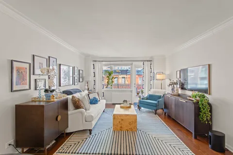 $745,000 | 400 East 77th Street, Unit 6C | Lenox Hill