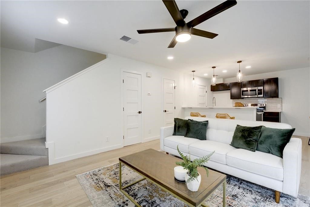 1409 Camp Craft Road, Unit C Austin, TX 78746 - Photo 12 of 19 Gallery Image 12