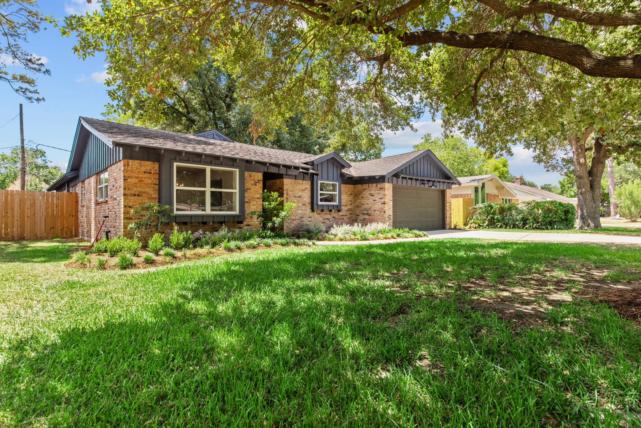 1707 Southwick Street Houston, TX 77080 - Photo 2 of 17