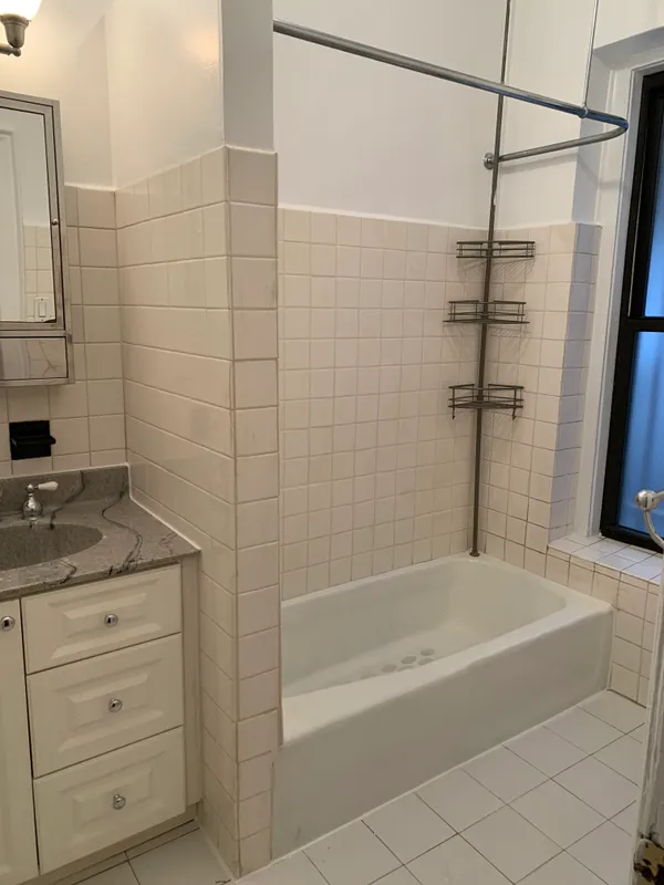 $4,350 | 145 West 12th Street, Unit 11 | West Village
