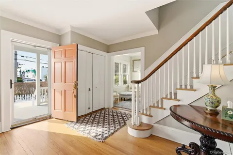 $775,000 | 5 Fenwick Street, Greenlawn, NY 11740