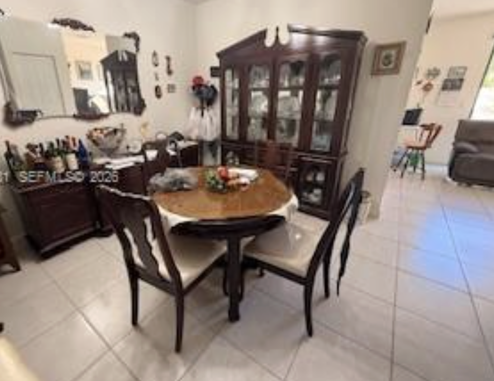 10934 West 33rd Way Hialeah, FL 33018 - Photo 4 of 7