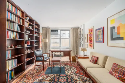 $750,000 | 207 East 74th Street, Unit 1L | Lenox Hill
