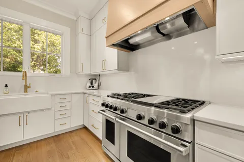 $4,100,000 | 5537 Hawthorne Place Northwest, Washington, DC 20016