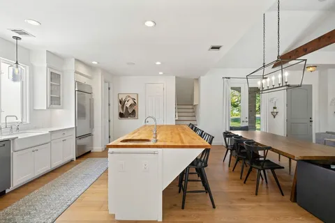 $1,399,000 | 22 Autumn Oaks Drive, Austin, TX 78738