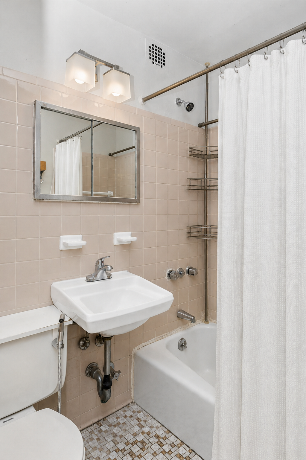 110 West 71st Street, Unit 2B Manhattan, NY 10023 - Photo 5 of 7