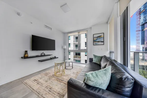 $400,000 | 227 Northeast 2nd Street, Unit 1909, Miami, FL 33132