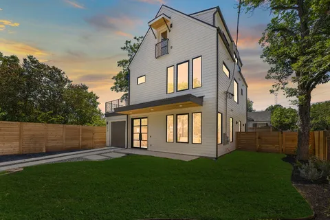 $1,275,000 | 2201 East 16th Street, Austin, TX 78702