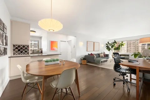 $1,495,000 | 40 East 9th Street, Unit 12K | Greenwich Village