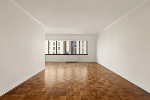 $1,125,000 | 900 Park Avenue, Unit 8D | Upper East Side