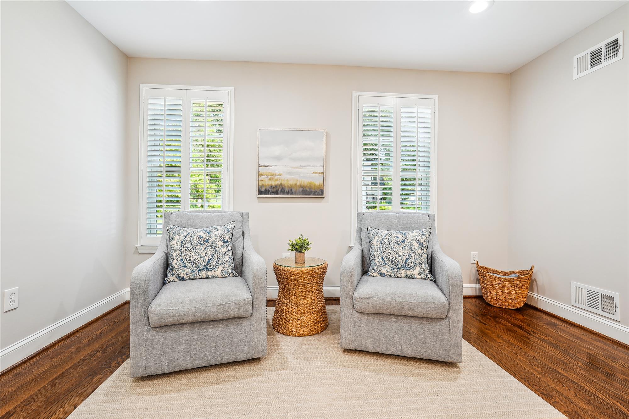 9904 Carter Road Bethesda, MD 20817 - Photo 18 of 41 a living room with furniture and a window