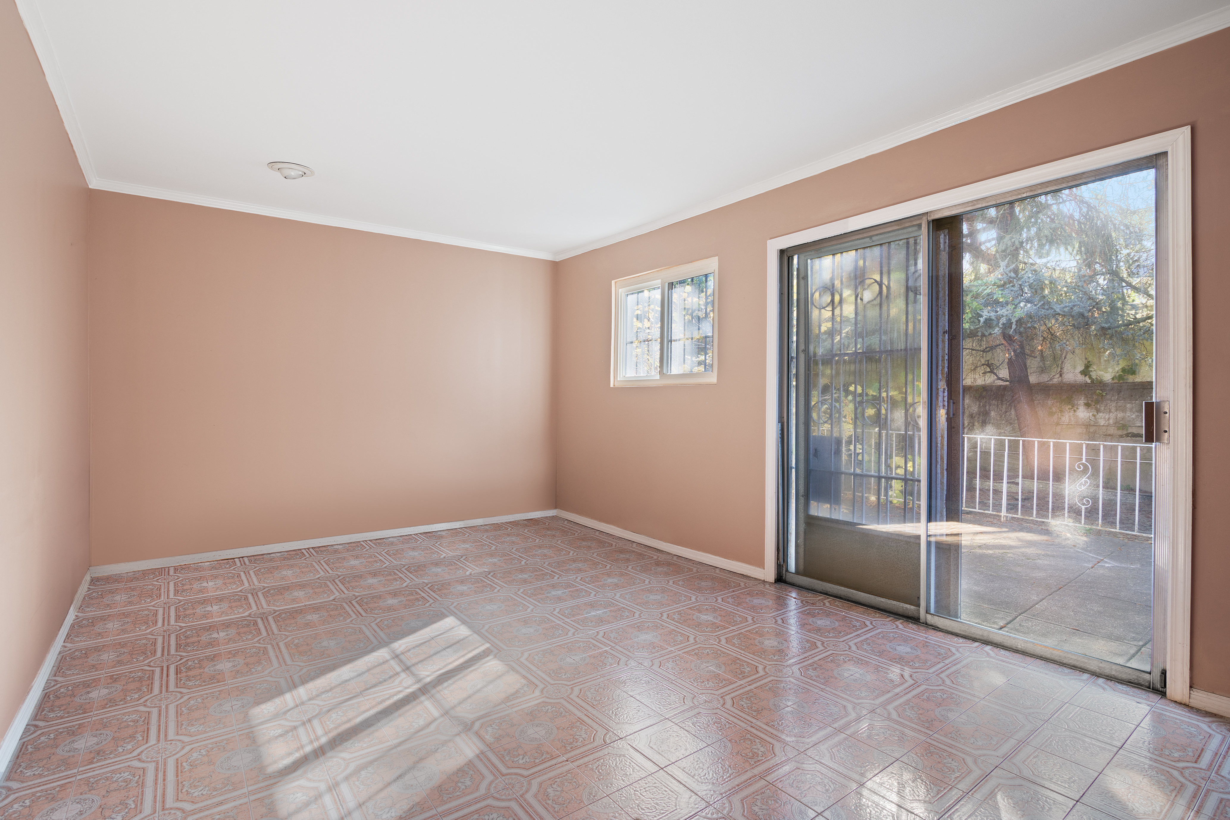 28 Shore Rd Lane Brooklyn, NY 11209 - Photo 9 of 19