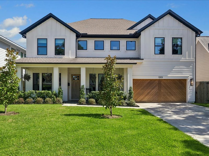 1313 Thornton Road Houston, TX 77018 - Photo 1 of 5