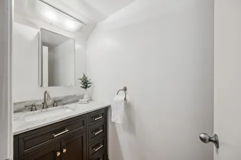 $1,395,000 | 5 Creekside Drive, San Rafael, CA 94903