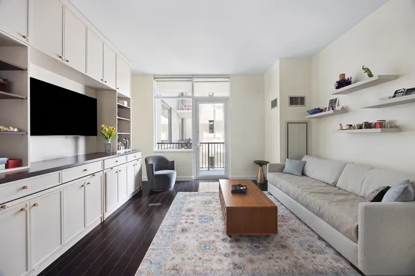 $6,600 | 300 East 23rd Street, Unit 7H | Gramercy