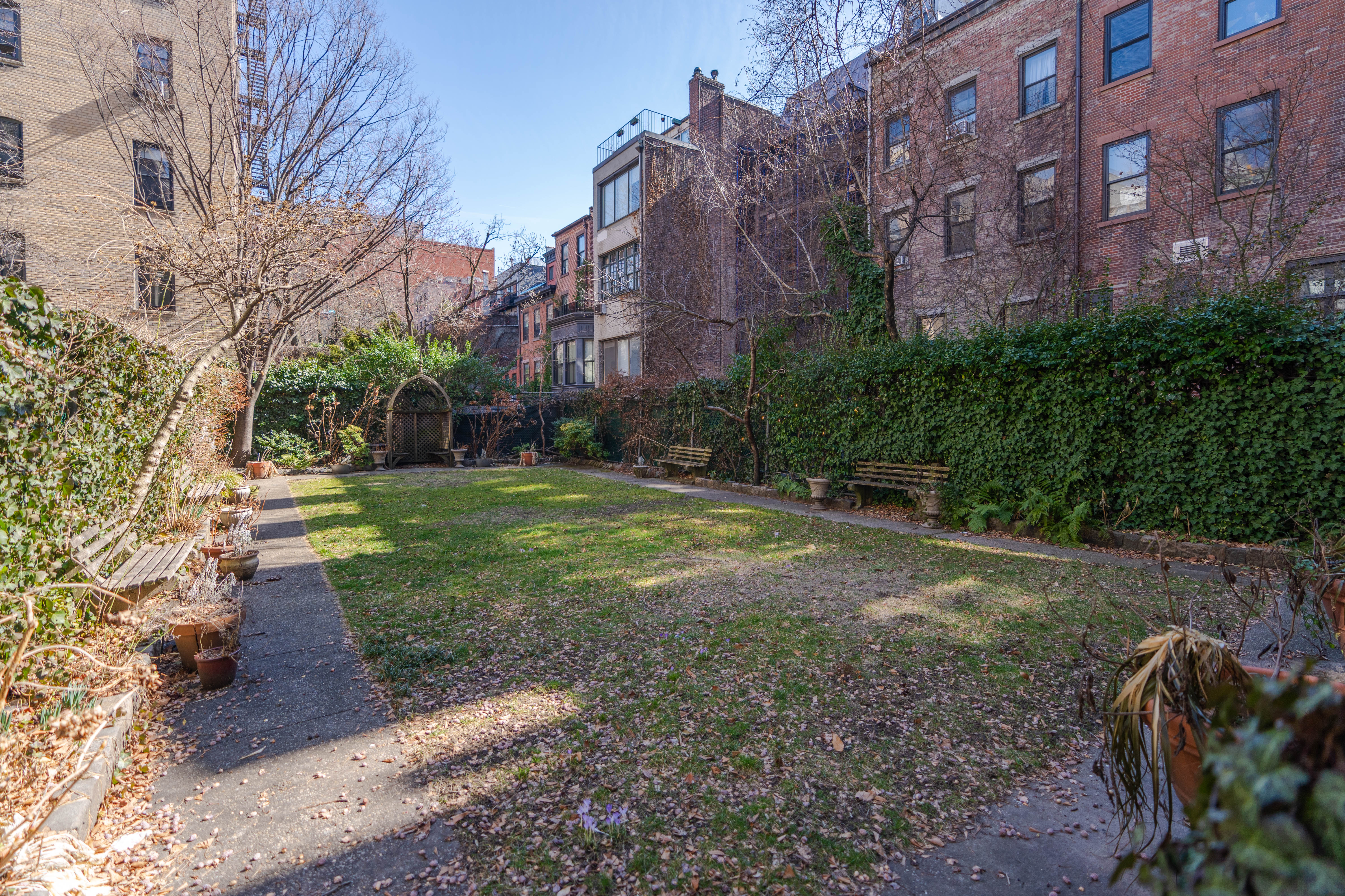 360 West 21st Street, Unit 2G Manhattan, NY 10011 - Photo 7 of 10