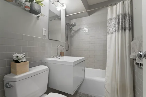 $570,000 | 357 East 57th Street, Unit 2E | Sutton Place