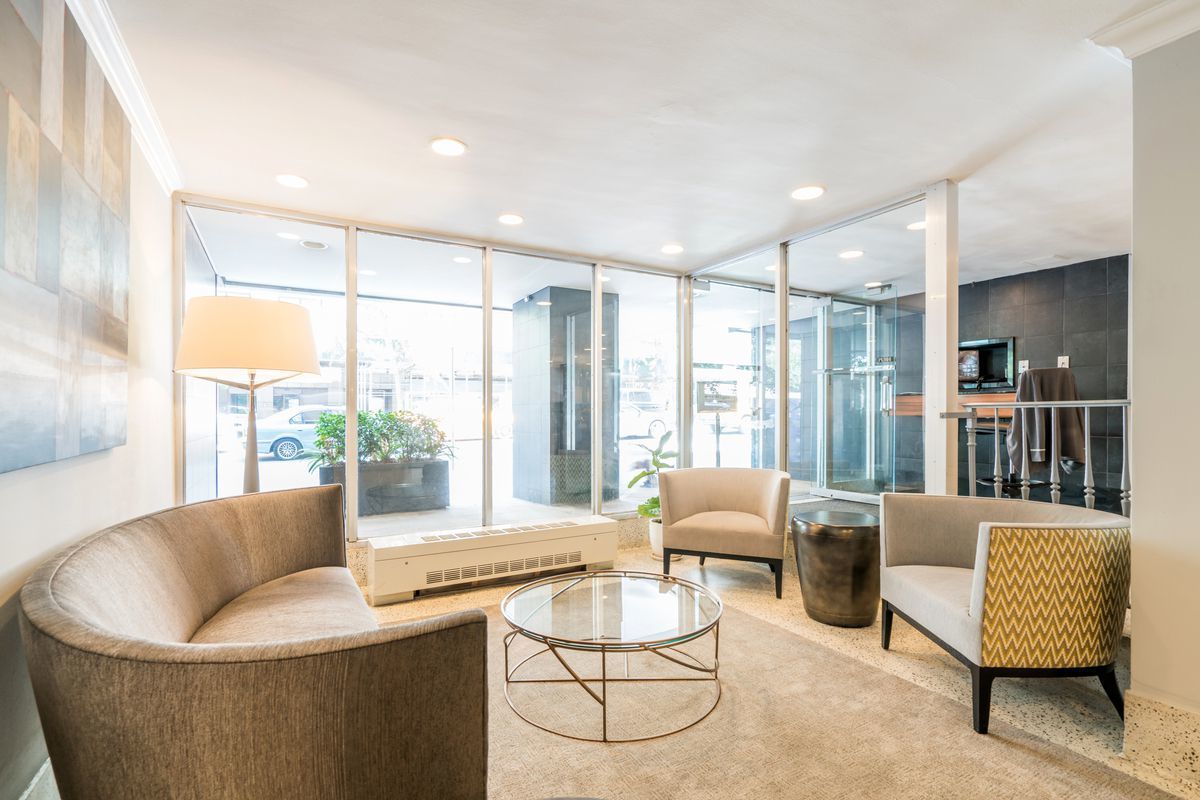 220 East 57th Street, Unit 17G Manhattan, NY 10022 - Photo 6 of 8