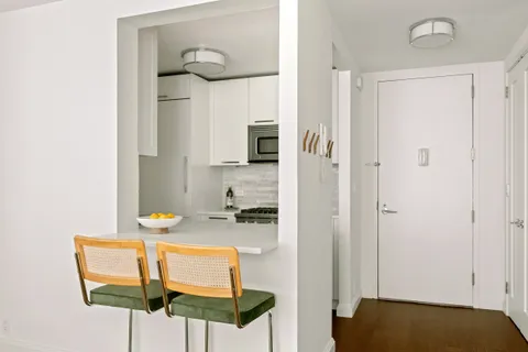 $1,995,000 | 200 East 94th Street, Unit 222 | Upper East Side