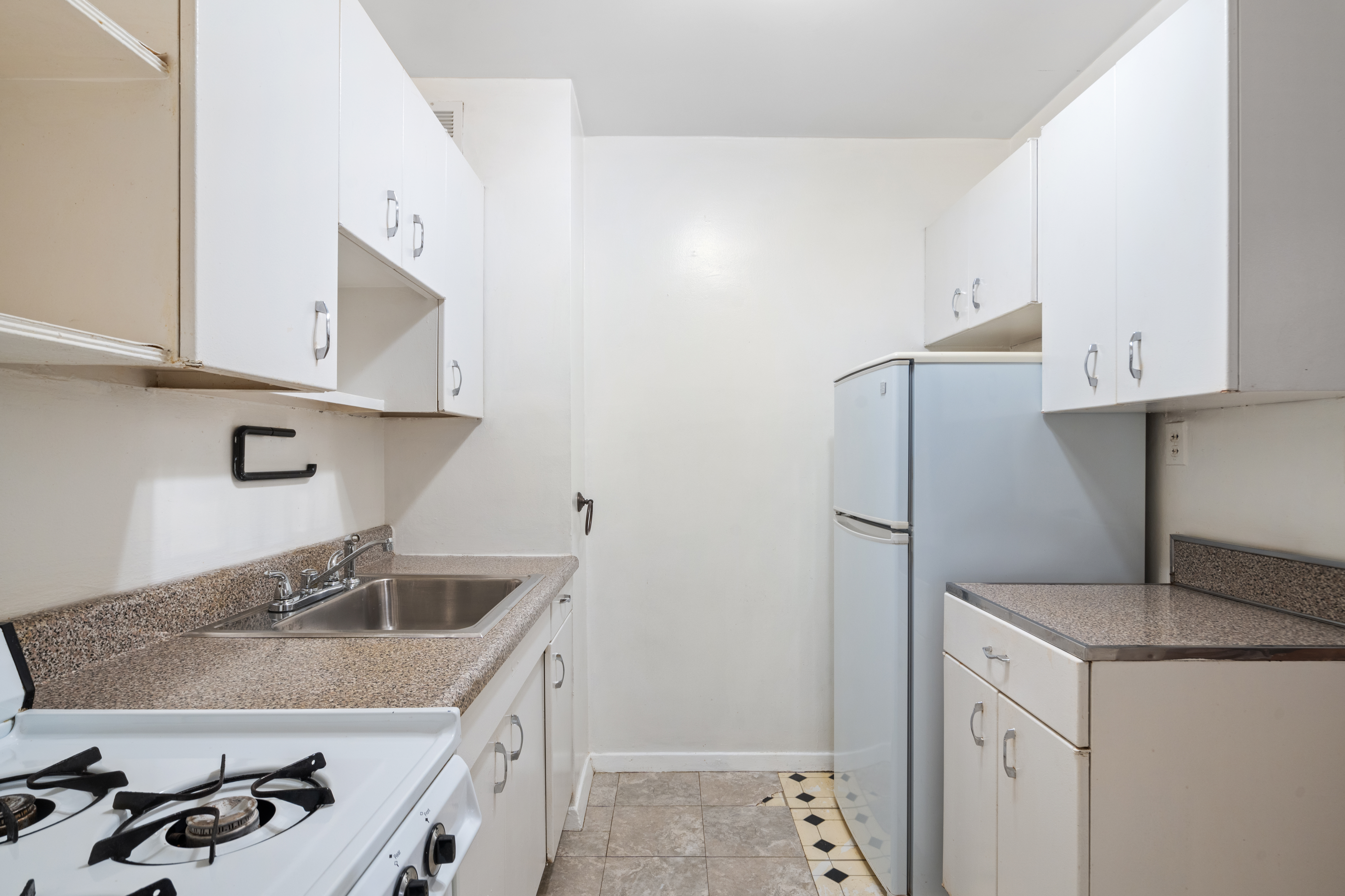 139 East 33rd Street, Unit 4H Manhattan, NY 10016 - Photo 9 of 19