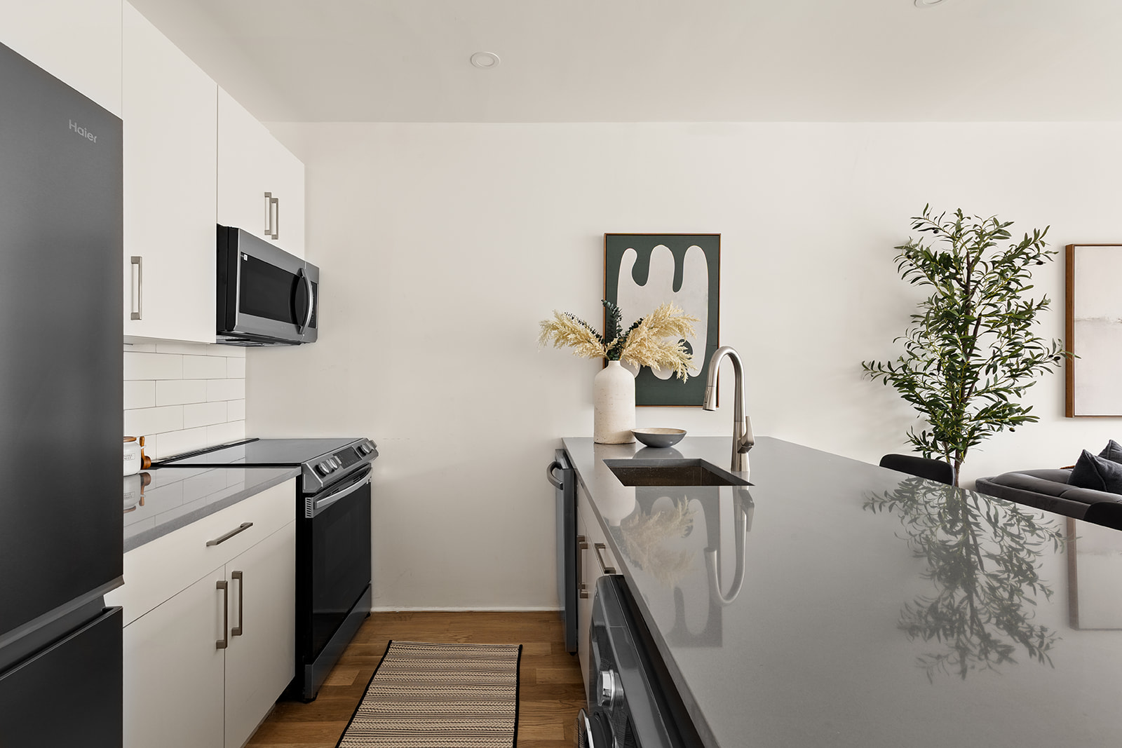 40 Schaefer Street, Unit 2B Brooklyn, NY 11207 - Photo 2 of 9