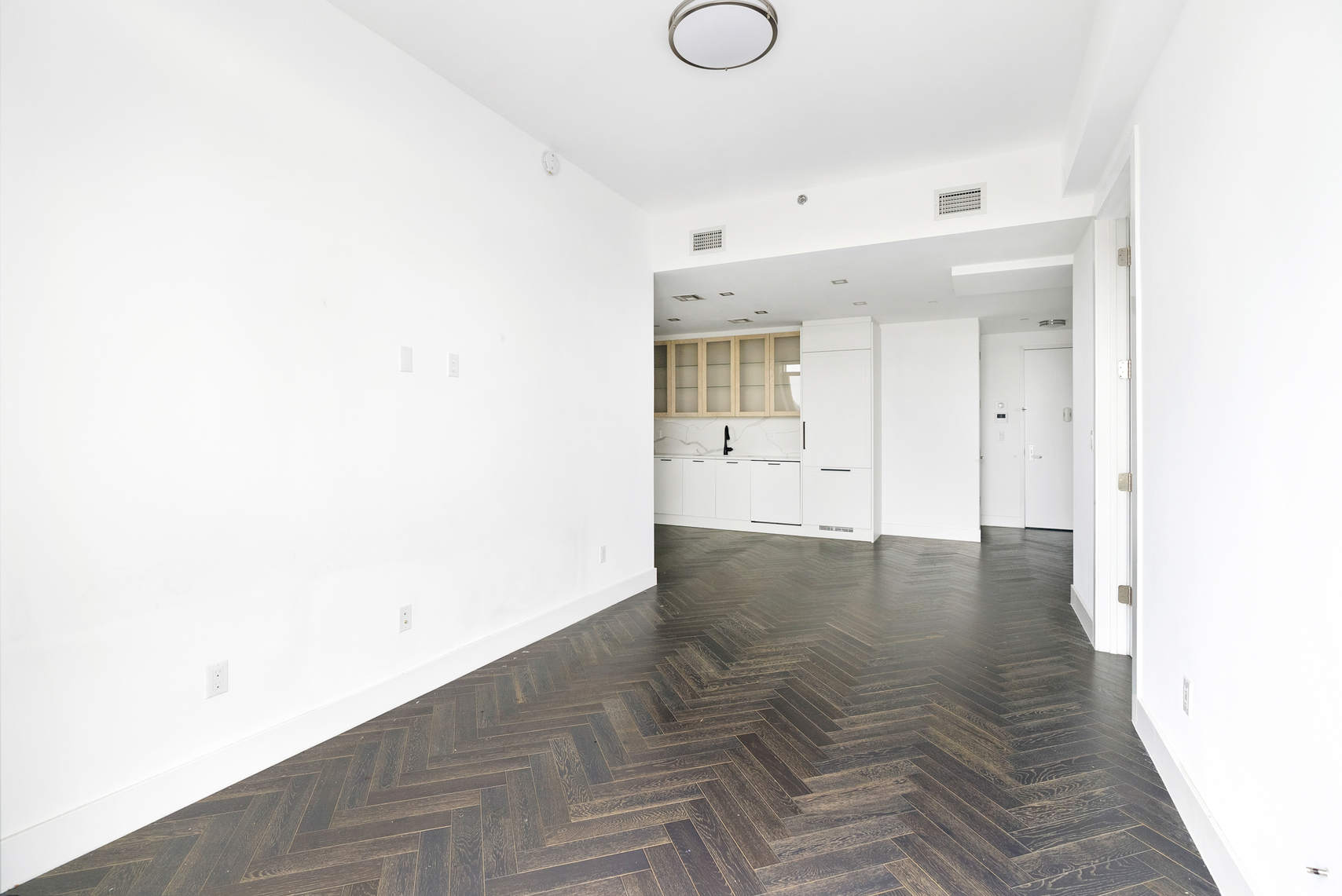 11-12 44th Drive, Unit 6E Queens, NY 11101 - Photo 3 of 16