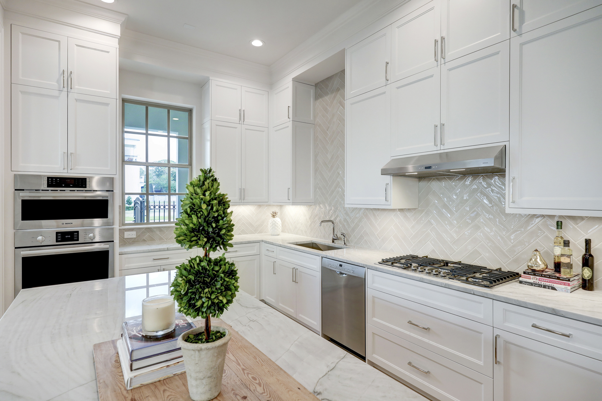 109 Wellington Row Road Houston, TX 77024 - Photo 10 of 26