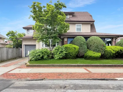 $1,498,000 | 3829 Beach 38th Street | Seagate