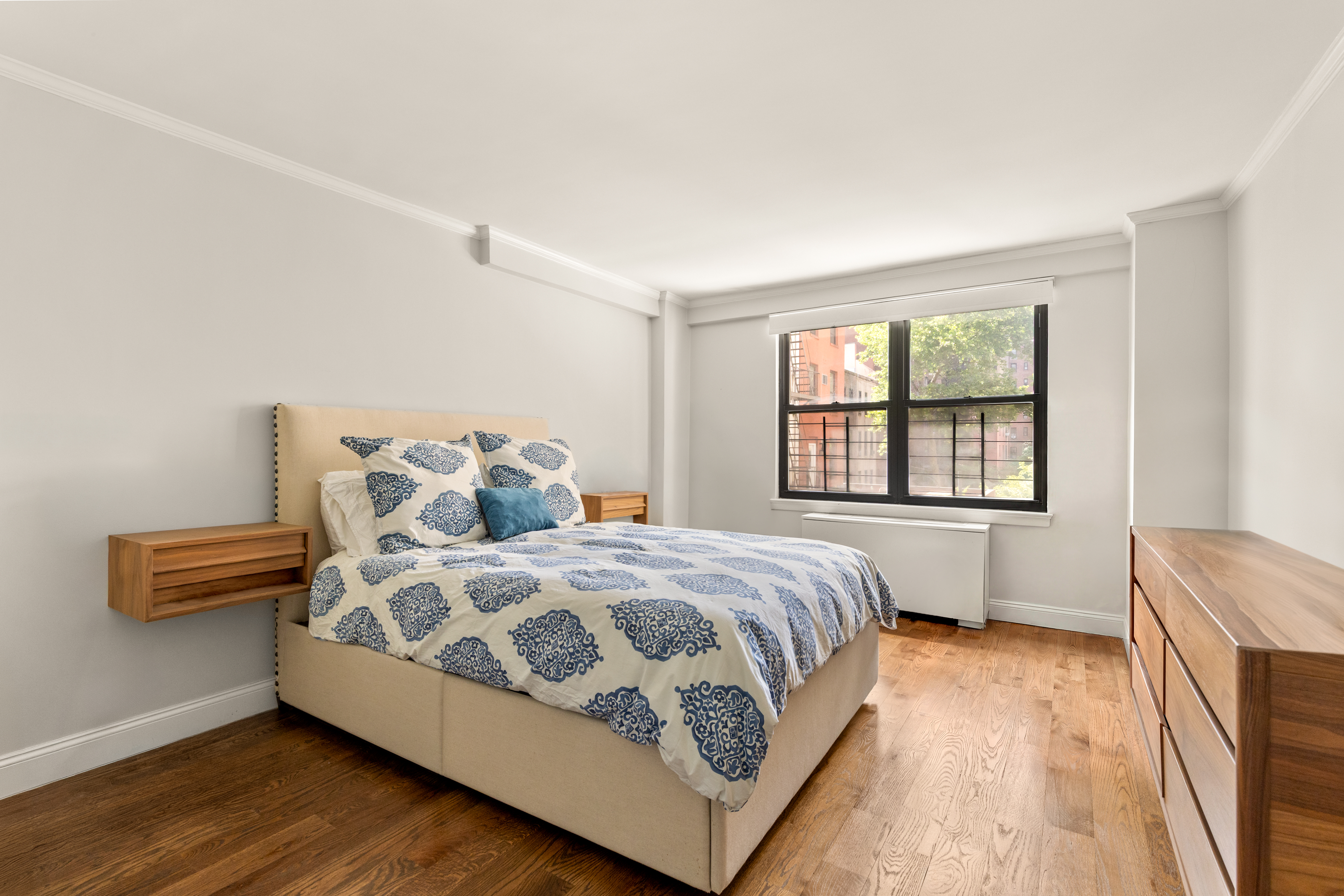 196 East 75th Street, Unit 4GH Manhattan, NY 10021 - Photo 7 of 15 Gallery Image 7
