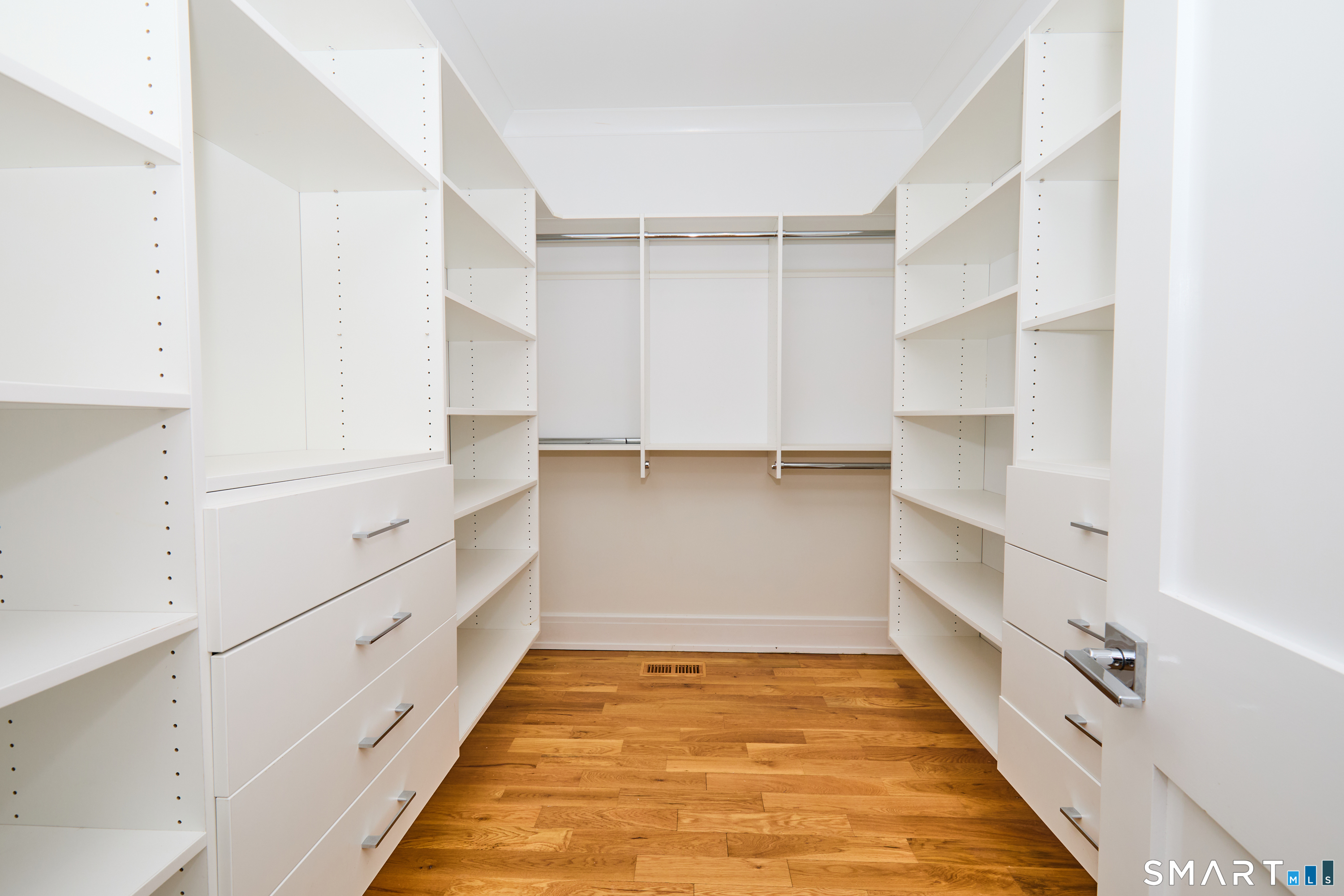 70 Meadow Ridge Road Fairfield, CT 06890 - Photo 16 of 40