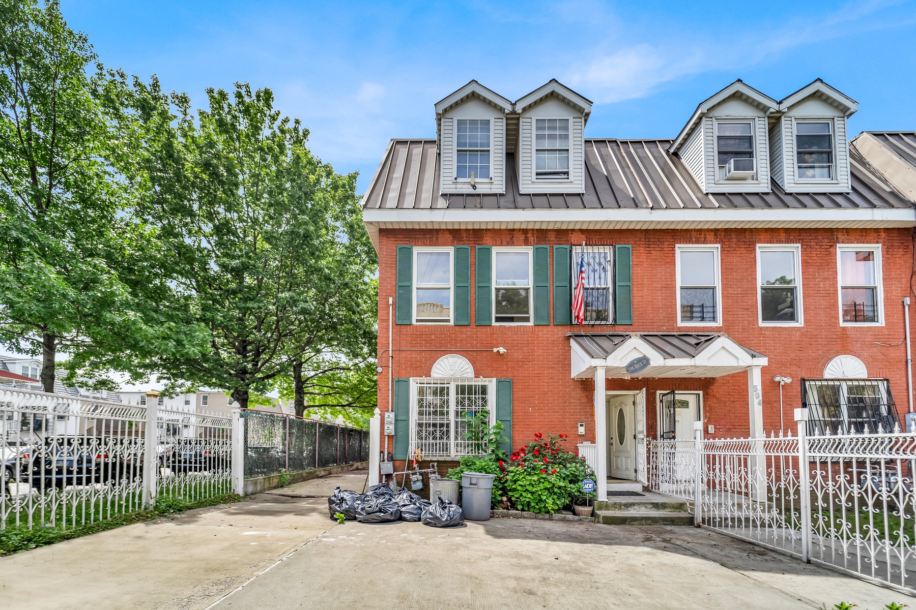 596 Beck Street Bronx, NY 10455 - Photo 2 of 3