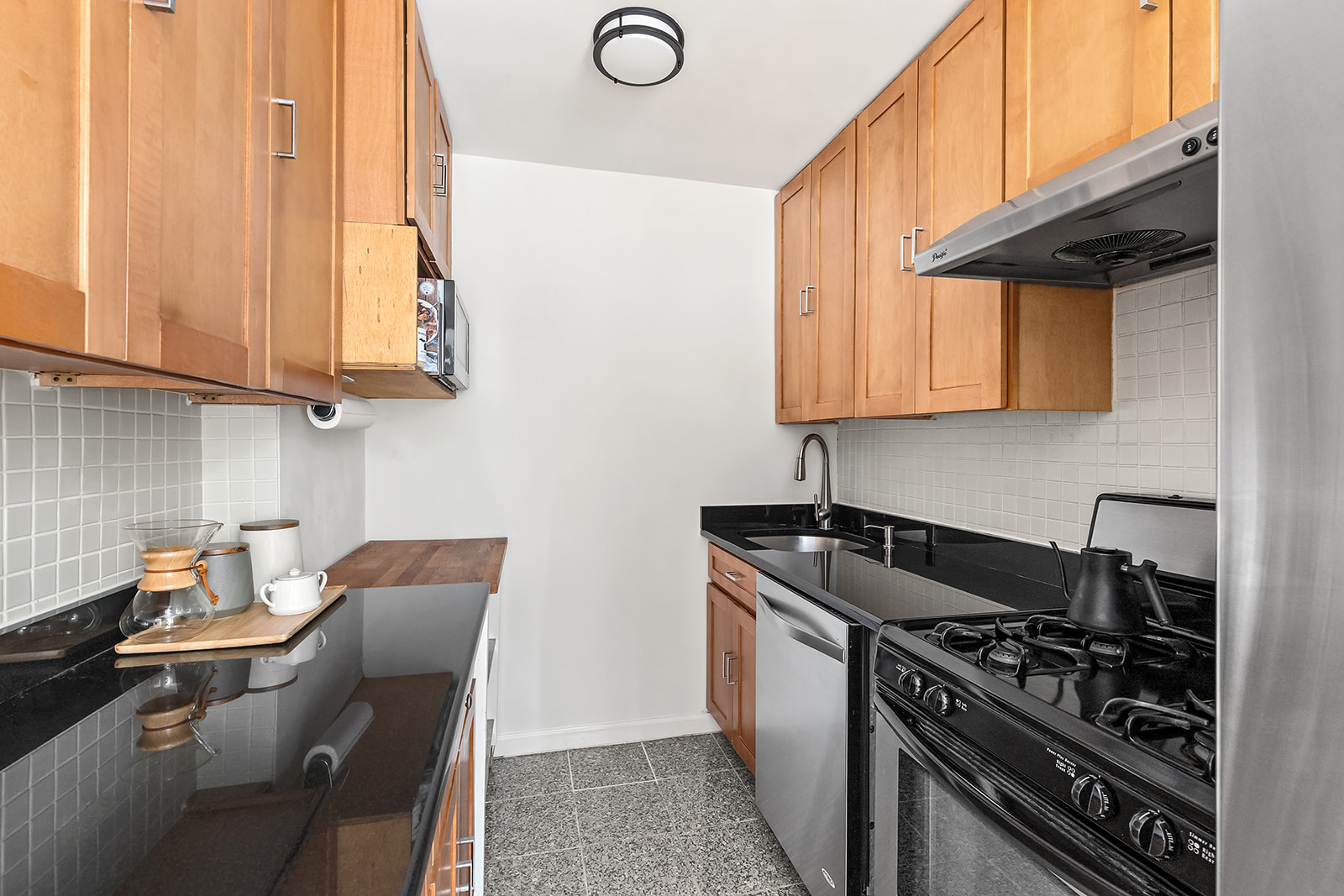 302 East 88th Street, Unit 4C Manhattan, NY 10128 - Photo 3 of 6