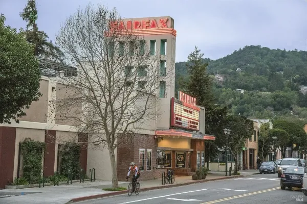 $1,395,000 | 142 Dominga Avenue, Fairfax, CA 94930