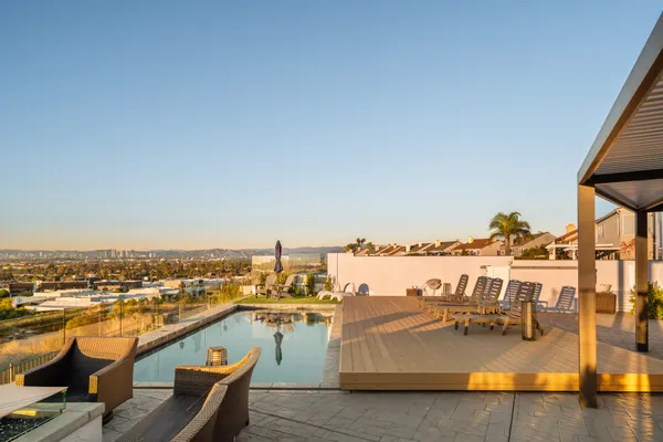 $3,495,000 | 6592 Kentwood Bluffs Drive, Los Angeles, CA 90045