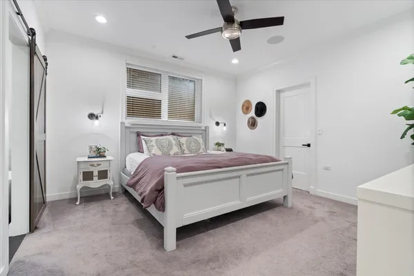 $1,040,000 | 1513 West Walton Street, Unit 1, Chicago, IL 60642