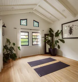 $1,549,000 | 8421 Kirkwood Drive, Los Angeles, CA 90046