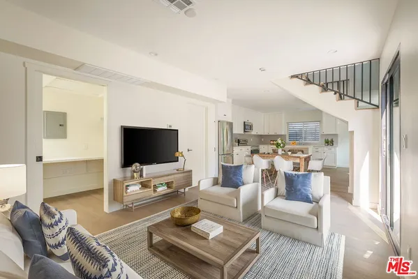 $5,995 | 535 Beloit Avenue, Los Angeles, CA 90049