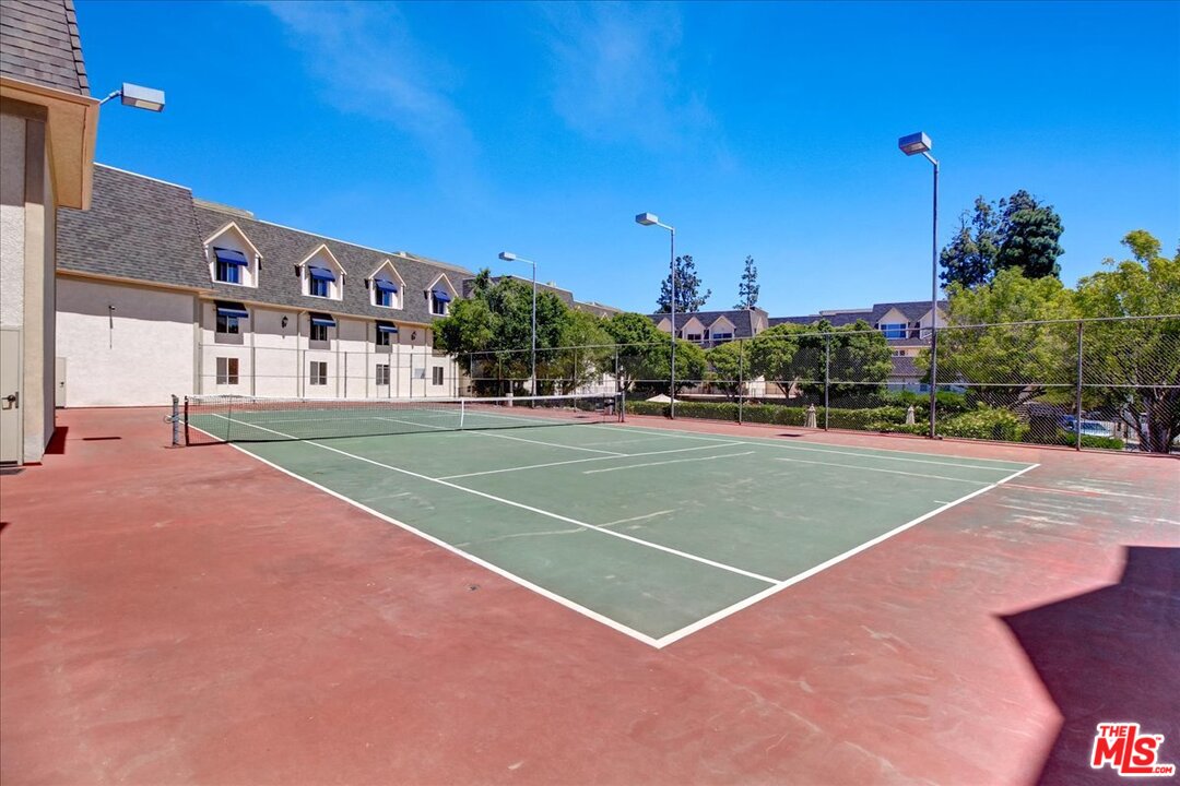 2385 Roscomare Road, Unit E17 Los Angeles, CA 90077 - Photo 20 of 23