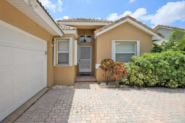 $519,000 | Majestic Pine Court, Delray Beach, FL 33484