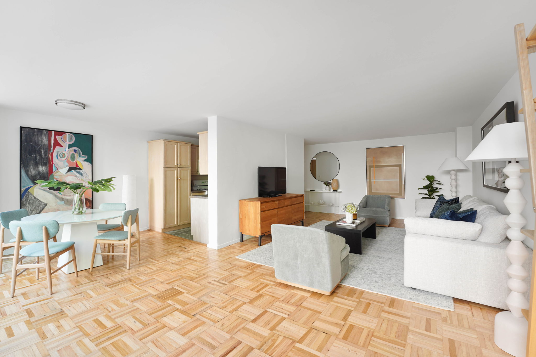 315 West 70th Street, Unit 2D Manhattan, NY 10023 - Photo 2 of 11 Gallery Image 2