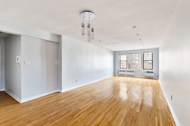 $2,250 | 415 Beverley Road, Unit 3F | Kensington