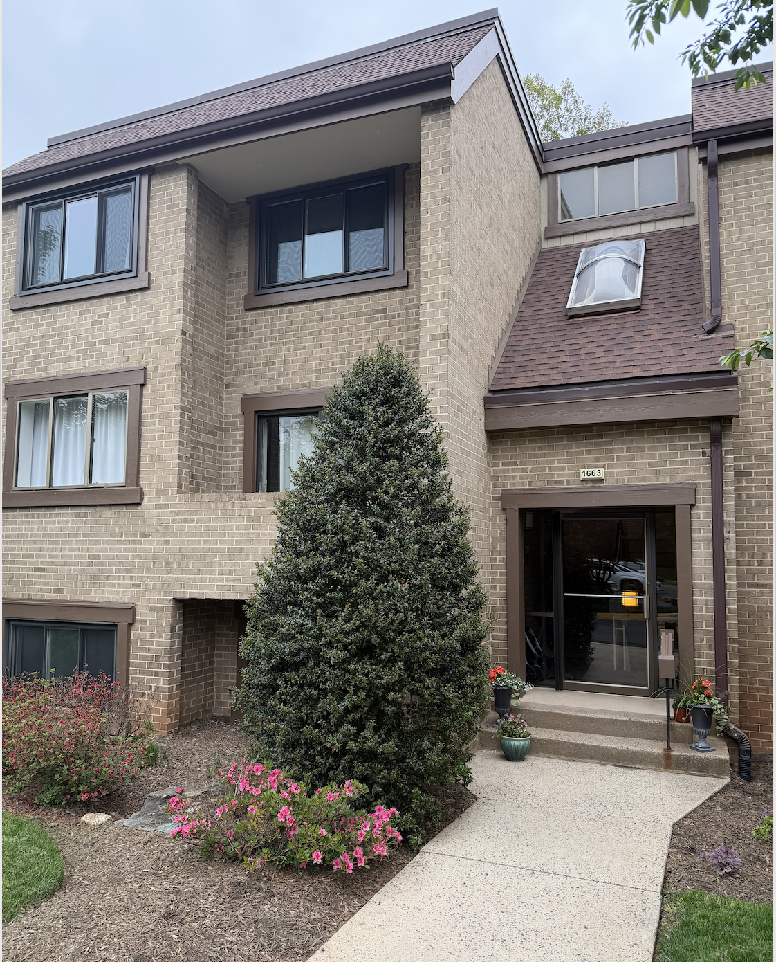 1663 Parkcrest Circle, Unit 300 Reston, VA 20190 - Photo 3 of 3