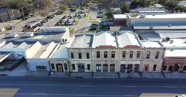 a picture of city view