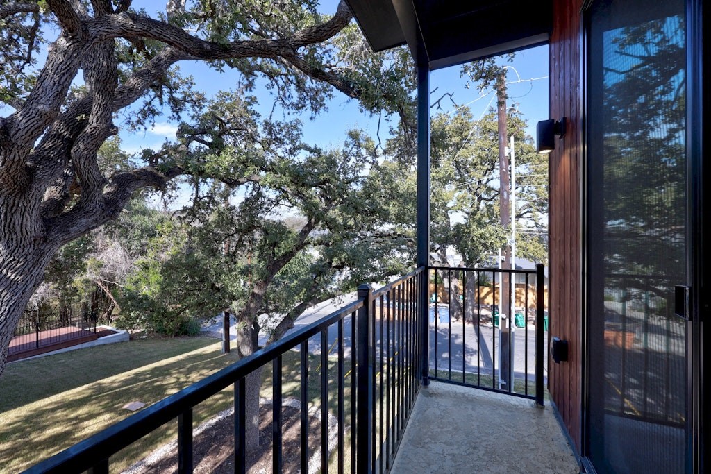 219 Lessin Lane, Unit 15 Austin, TX 78704 - Photo 3 of 53 Gallery Image 3