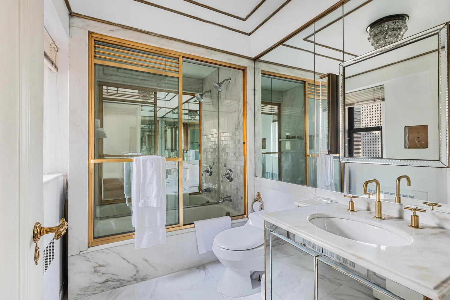 $25,000 | 111 East 56th Street, Unit 2100 | Midtown East