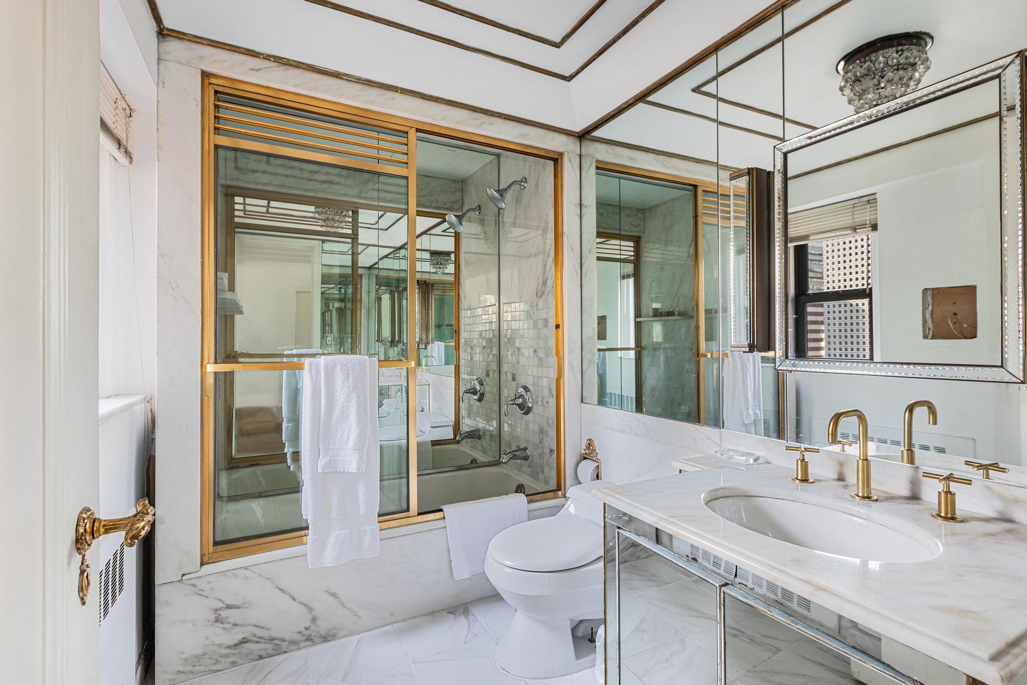 111 East 56th Street, Unit 2100 Manhattan, NY 10022 - Photo 31 of 45