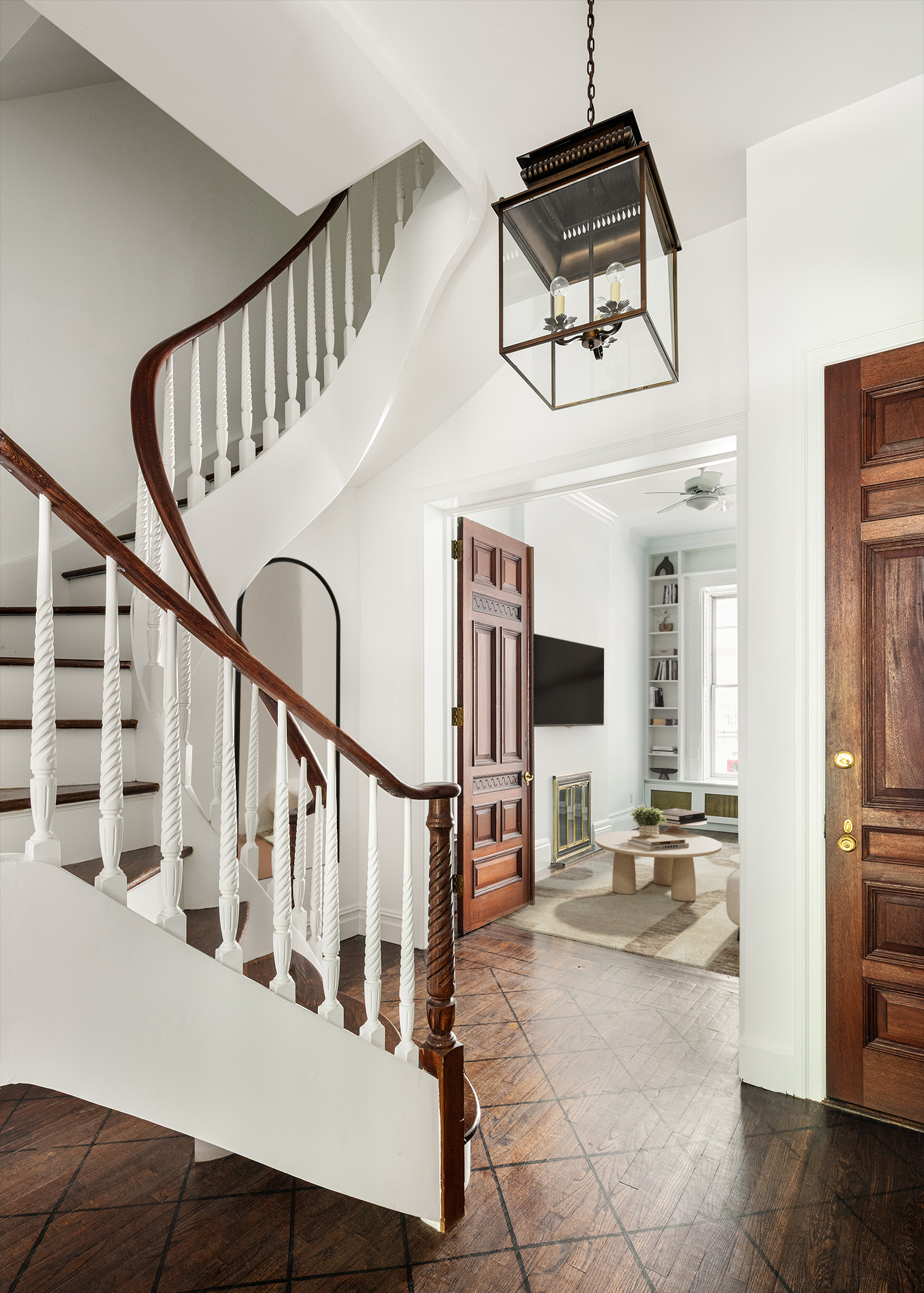 112 West 78th Street, Unit PARLOR Manhattan, NY 10024 - Photo 5 of 37 a view of entryway and hall