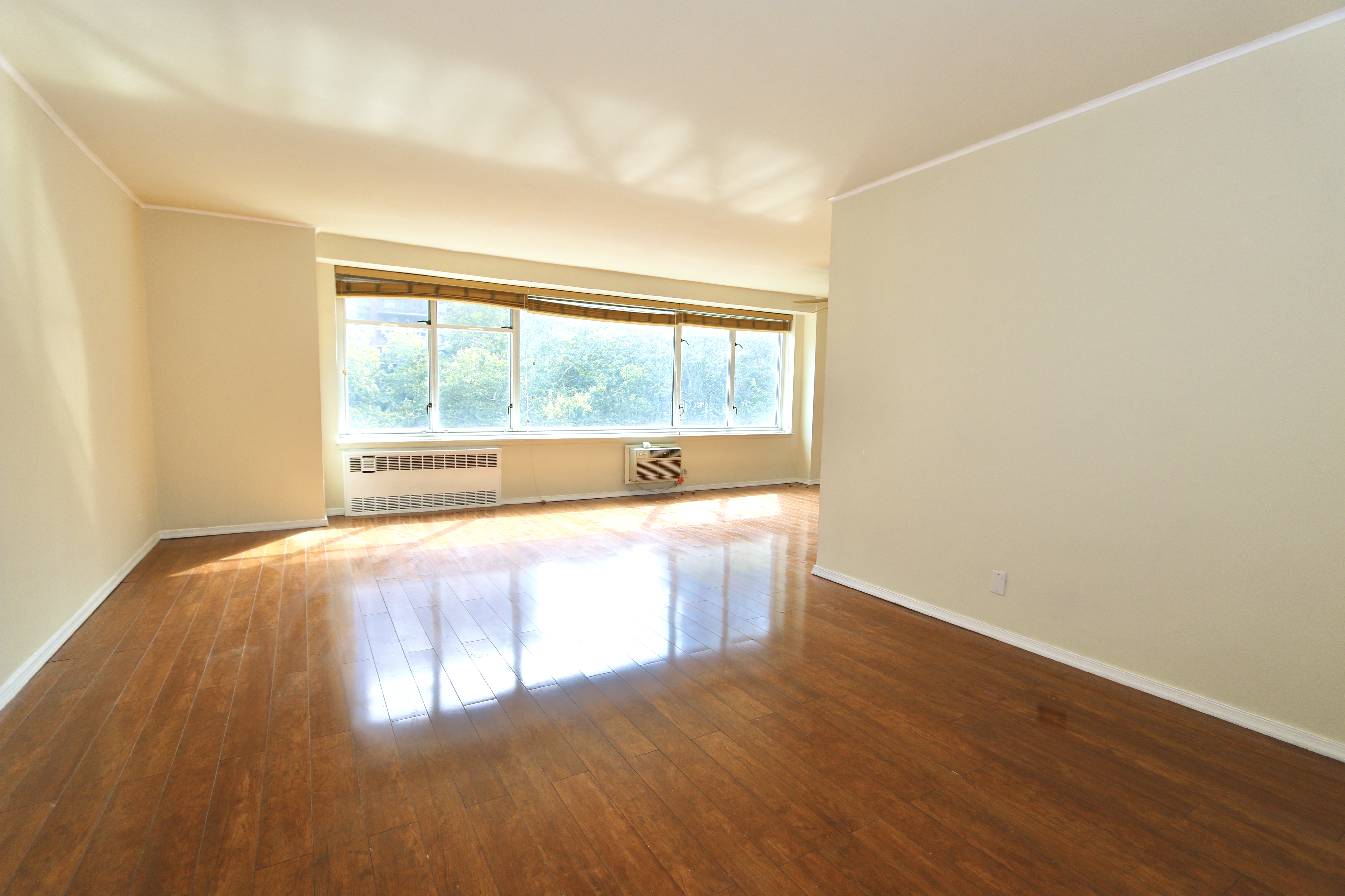 392 Central Park West, Unit 4L Manhattan, NY 10025 - Photo 3 of 6