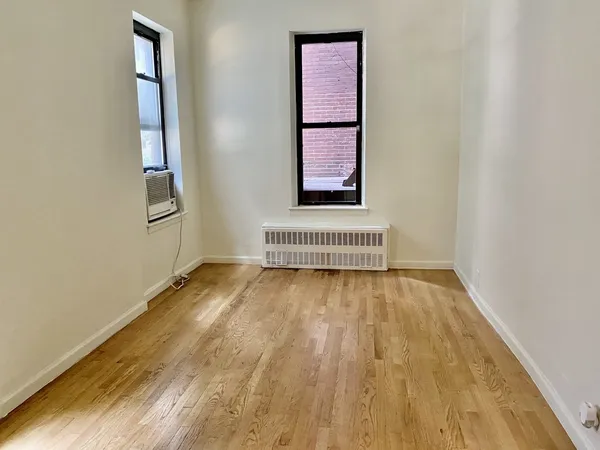 $2,500 | 153 East 43rd Street, Unit 2D | Midtown East